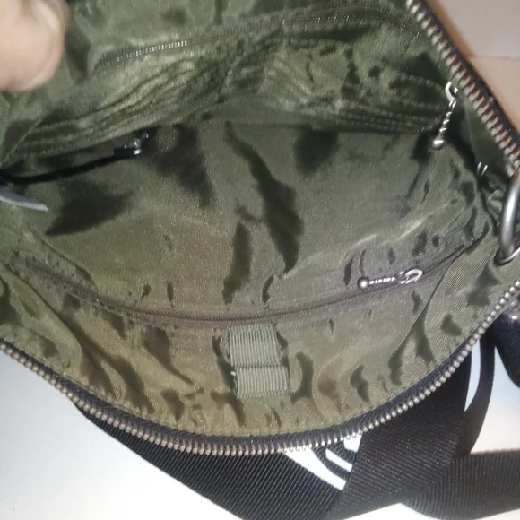 Baggallini Organizer Crossbody Messenger Bag NWT - Picture 3 of 6